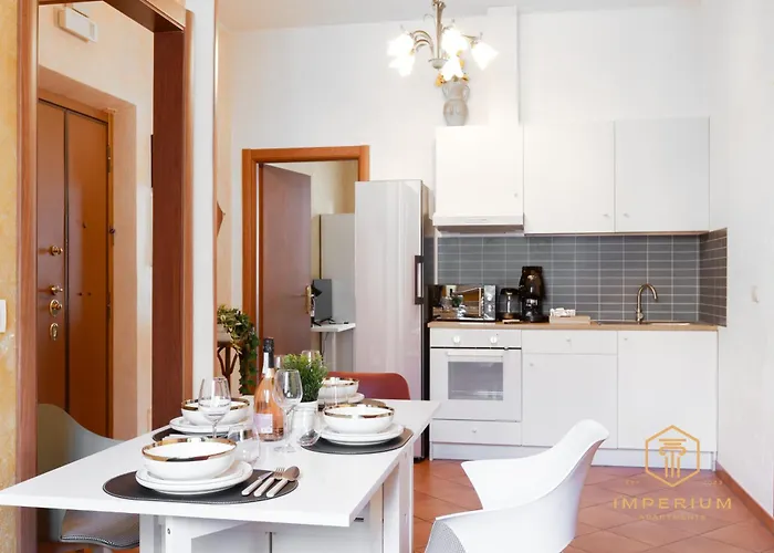 Imperium Termini Station - 100mt To Train And Metro Station, 4-6pax, 2 Baths, A-c Apartament Rzym