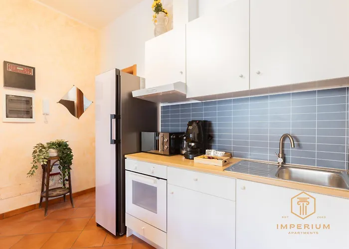Imperium Termini Station - 100mt To Train And Metro Station, 4-6pax, 2 Baths, A-c