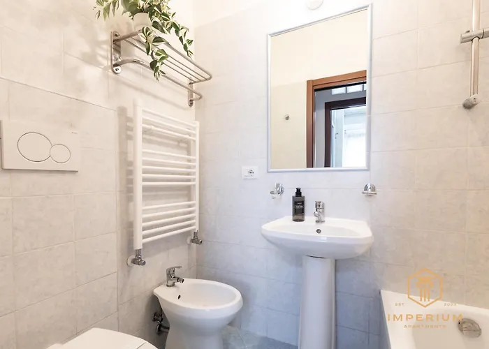 Imperium Termini Station - 100mt To Train And Metro Station, 4-6pax, 2 Baths, A-c Apartamento *